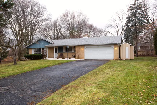 $409,900 | 6535 North Braeburn Lane, Glendale, WI 53209
