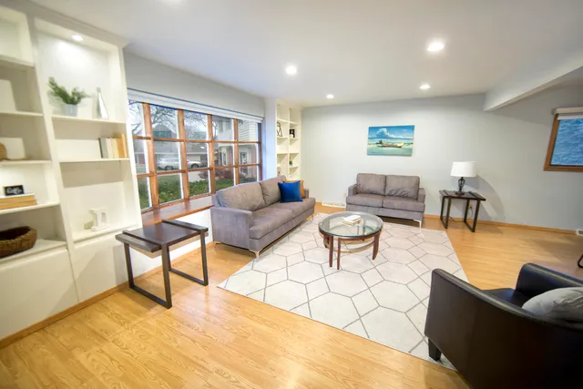 $425,000 | 6535 North Braeburn Lane, Glendale, WI 53209