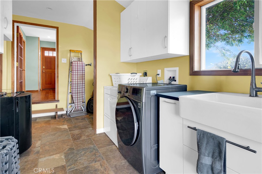 71182 Heinsen Road Bradley, CA 93426 - Photo 27 of 62 Laundry Room
