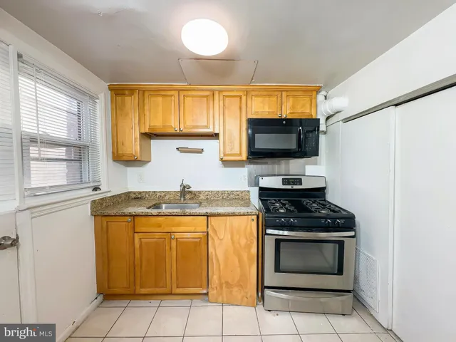 $1,700 | 2529 Iverson Street, Temple Hills, MD 20748