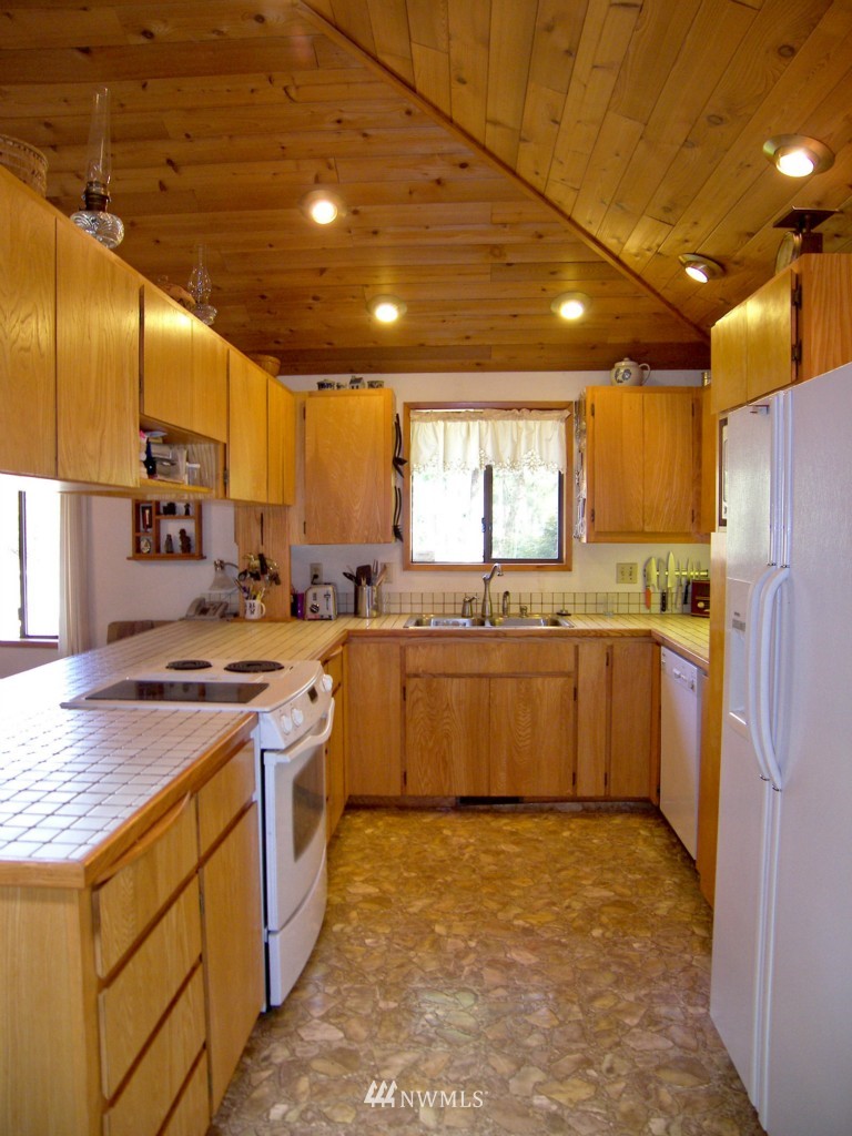 2337 East Pole Road Everson, WA 98247 - Photo 9 of 23
