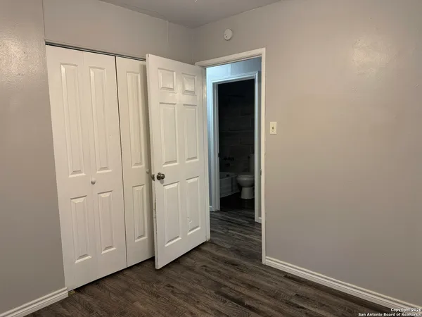 $1,150 | 245 Northview Drive, Universal City, TX 78148