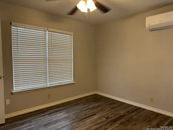 $1,150 | 245 Northview Drive, Universal City, TX 78148