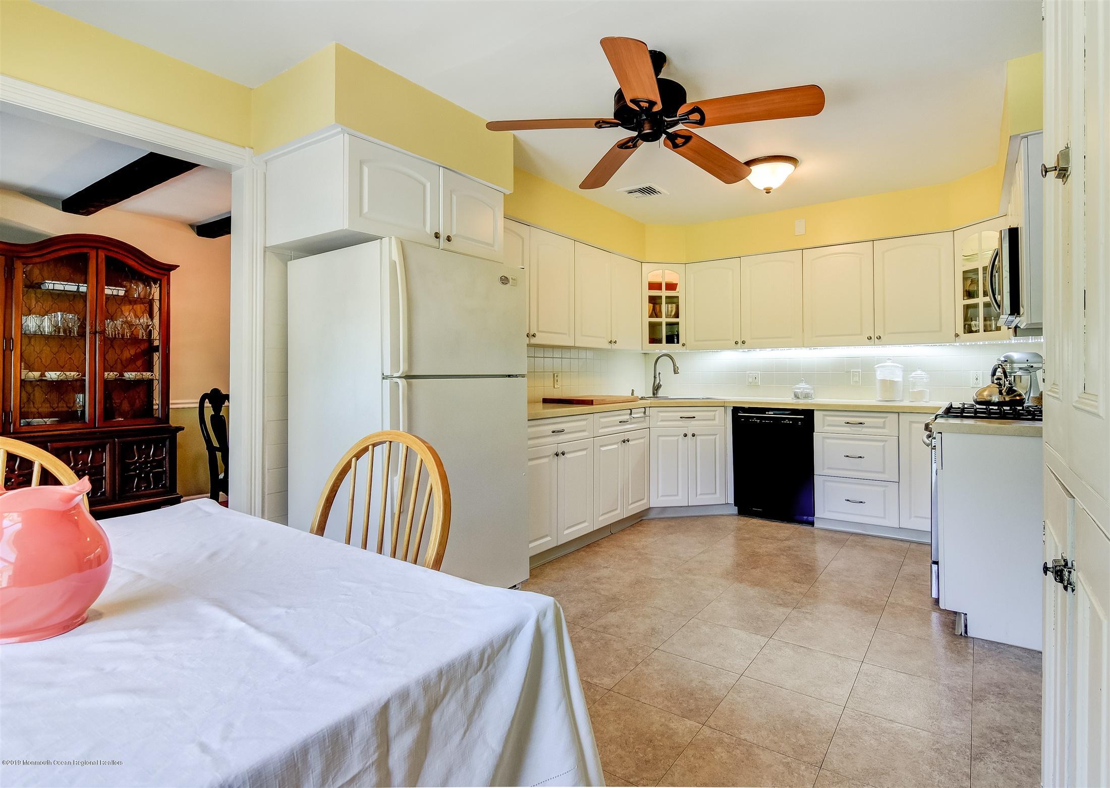 1628 Bailey Road Wall, NJ 07719 - Photo 11 of 33 12-Kitchen (2)