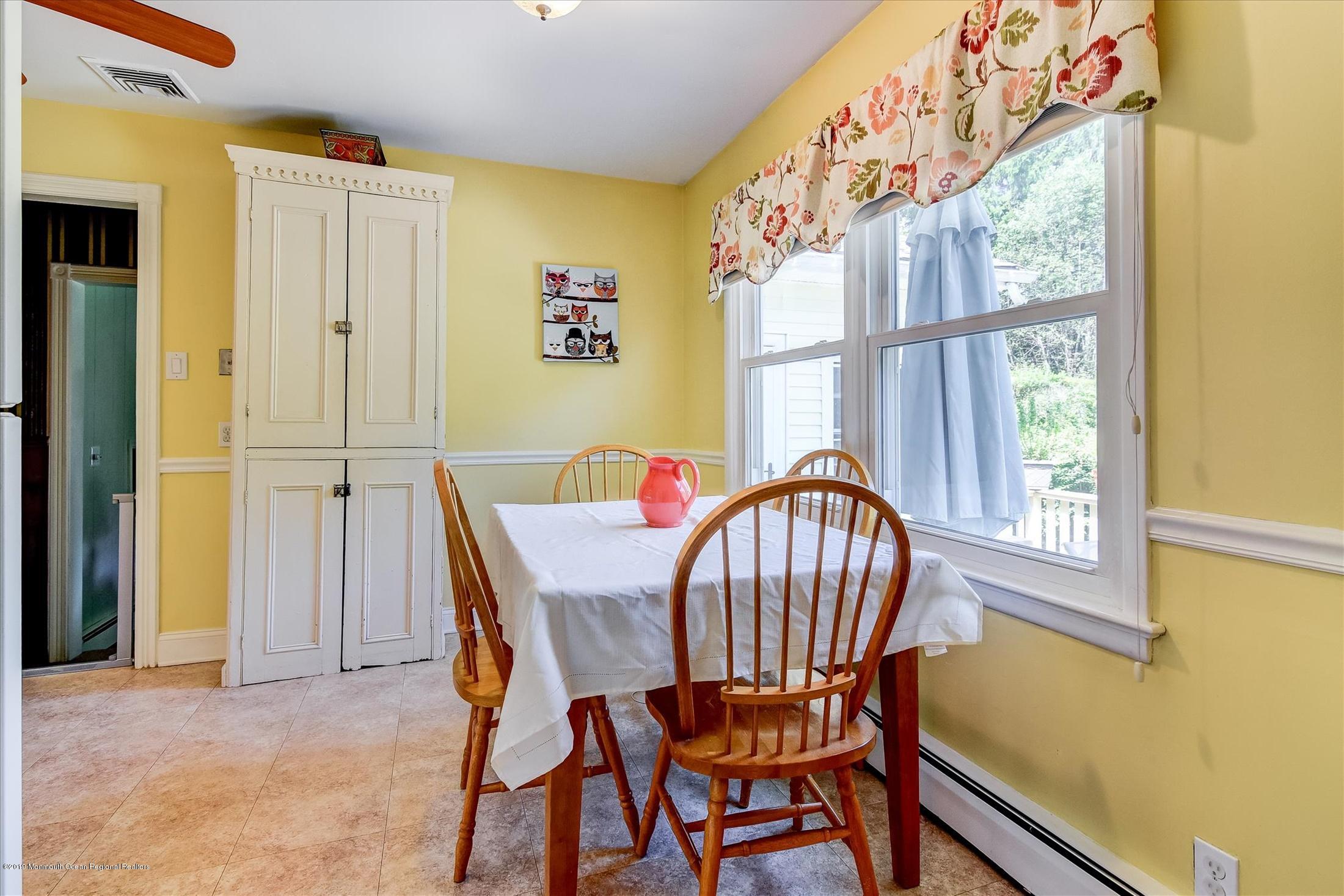 1628 Bailey Road Wall, NJ 07719 - Photo 12 of 33 11-Breakfast (2)