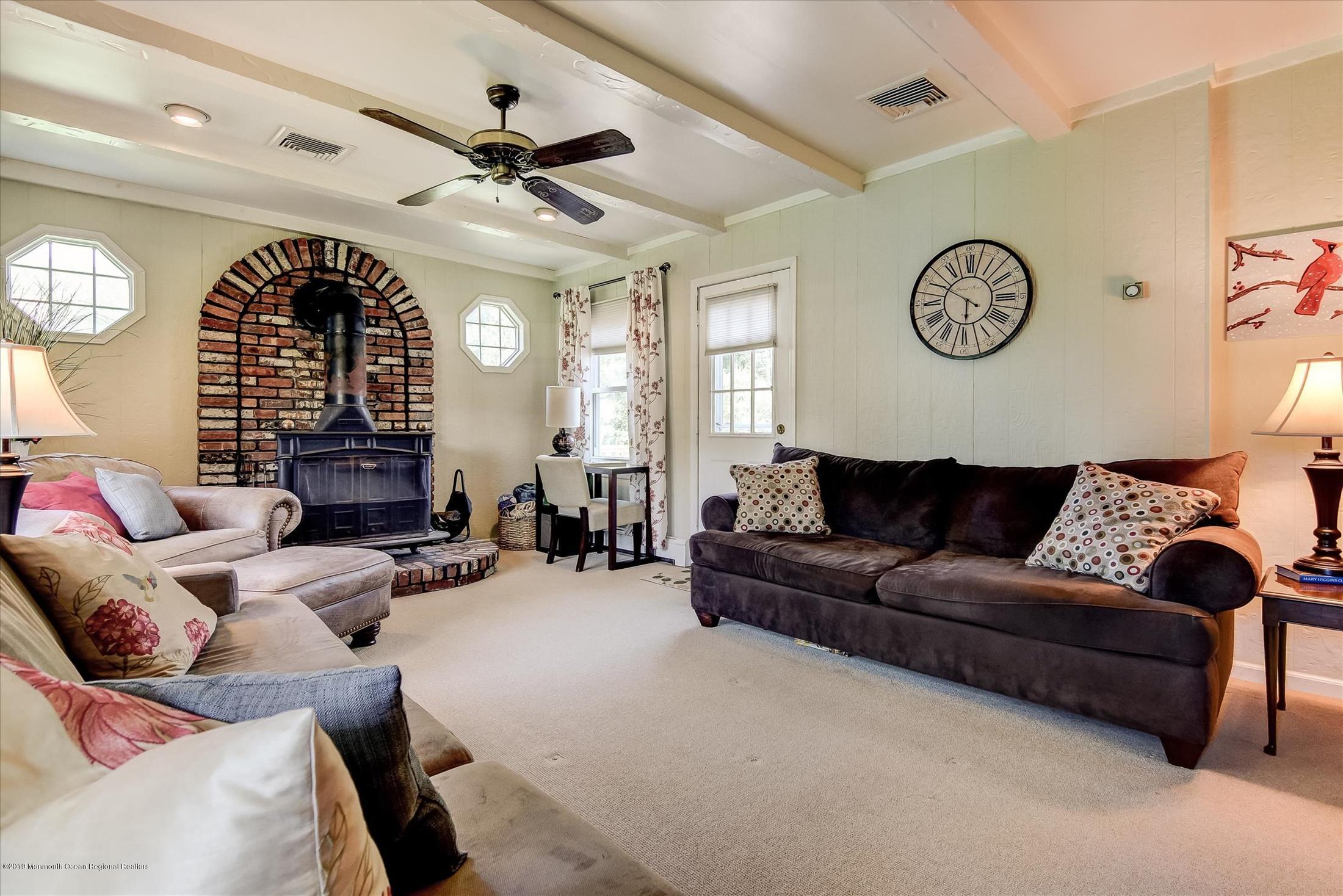 1628 Bailey Road Wall, NJ 07719 - Photo 15 of 33 16-Family (2)