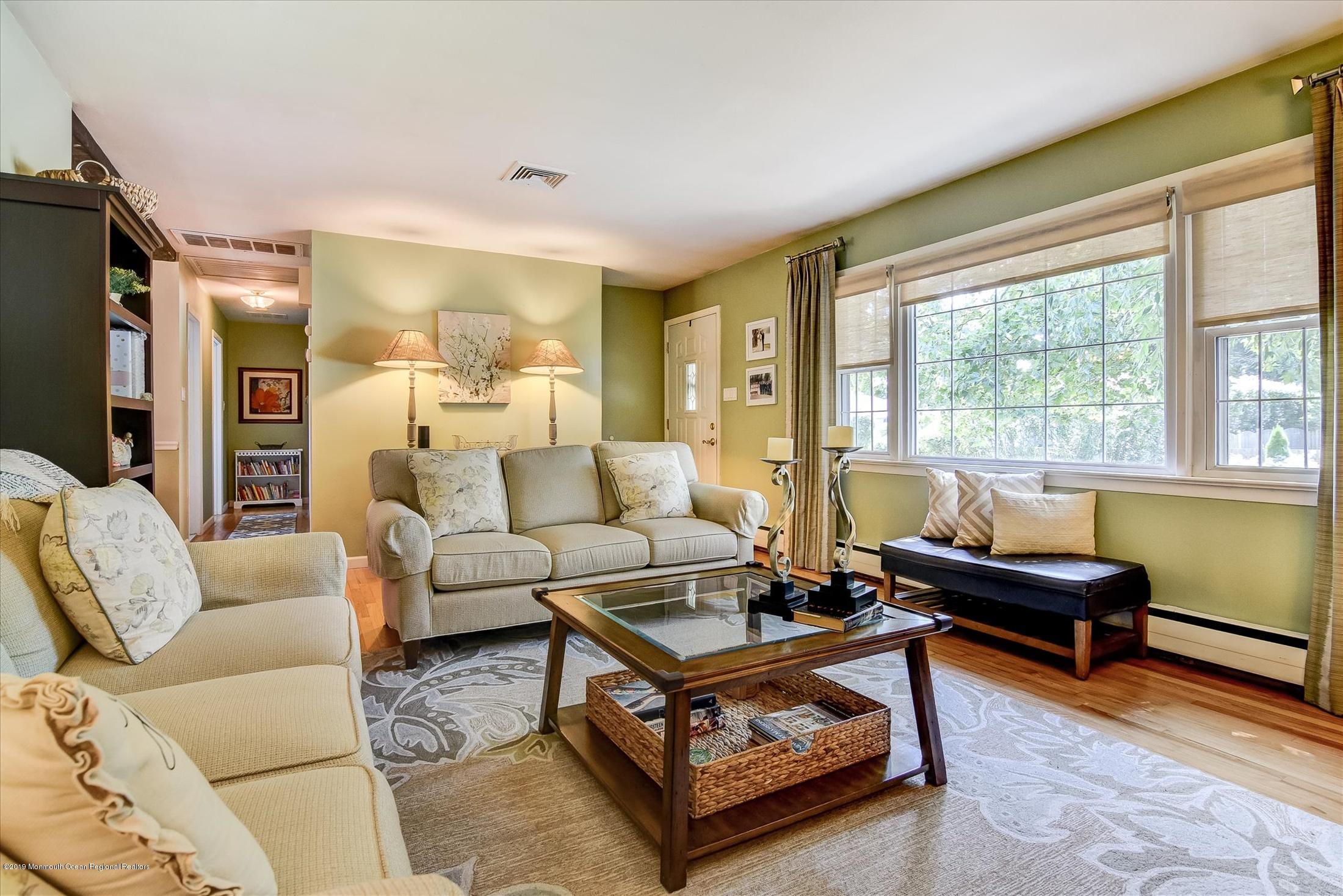 1628 Bailey Road Wall, NJ 07719 - Photo 5 of 33 06-Living (2)