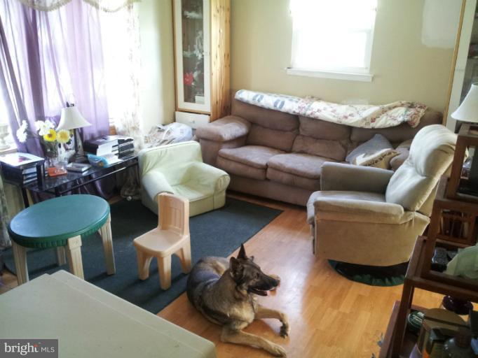 143 Milestone Road Elkton, MD 21921 - Photo 7 of 13 Living Room