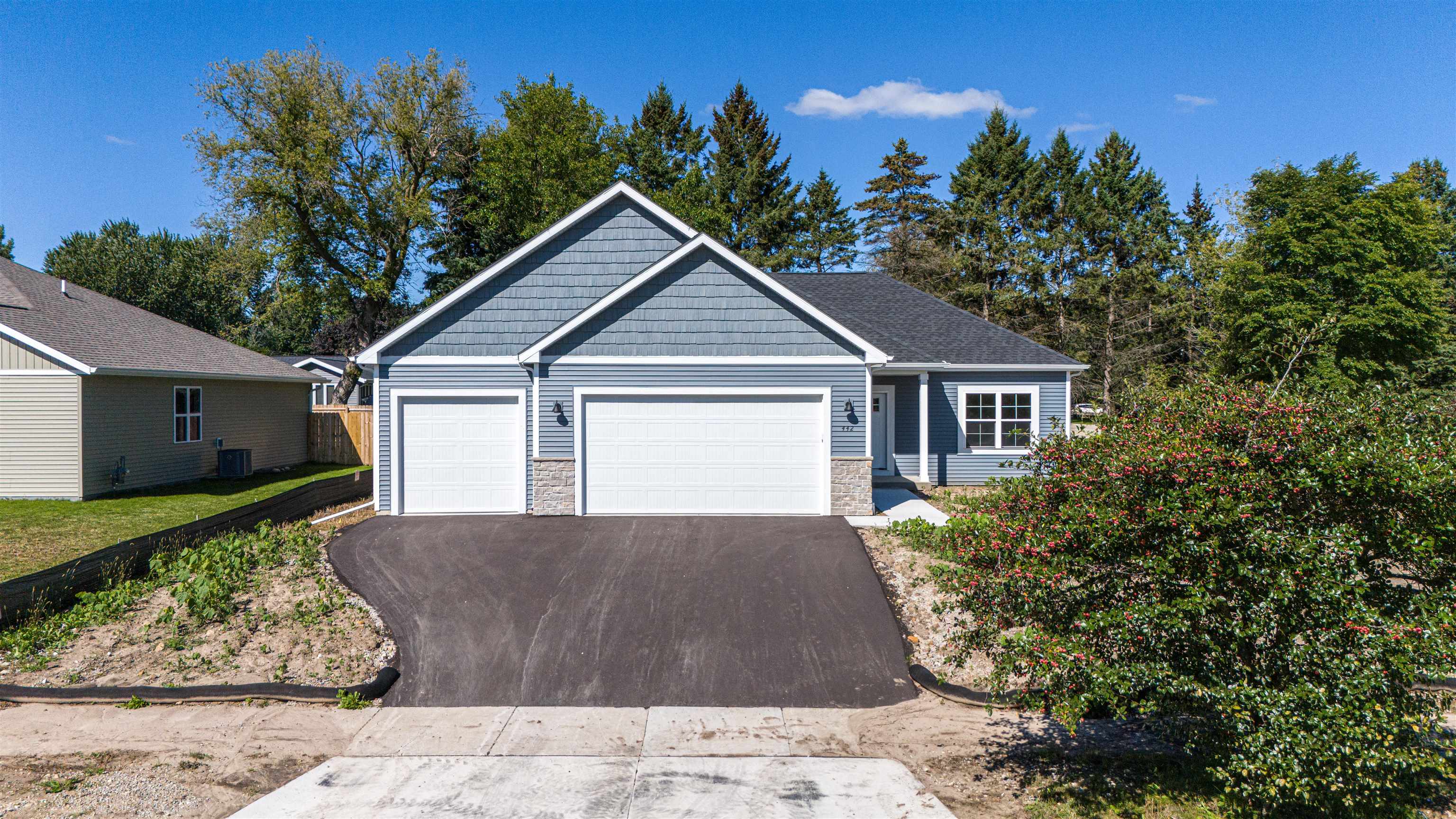442 Village Ripon, WI 54971 - Photo 2 of 25 Gallery Image 2