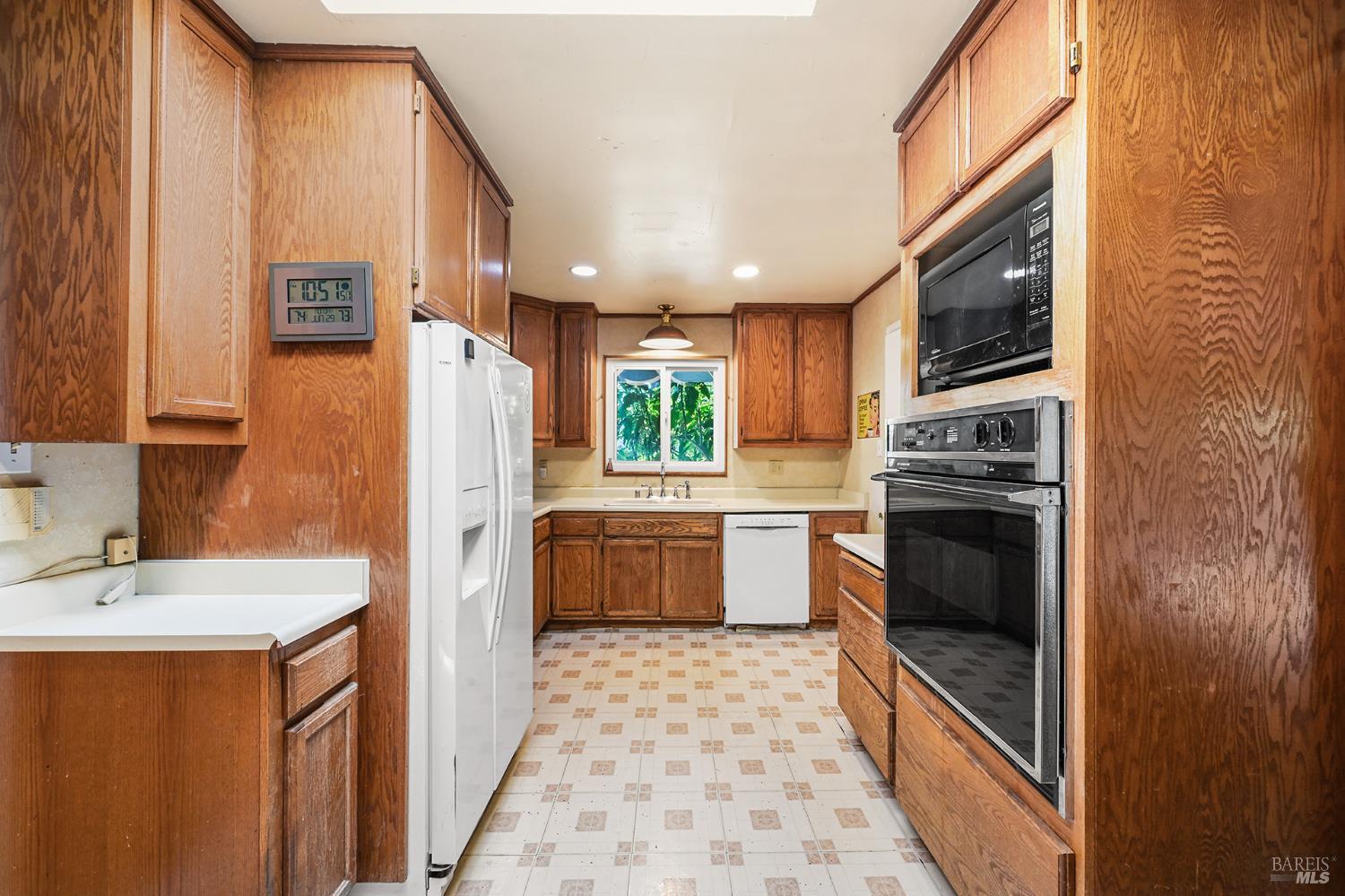 613 Ashbury Avenue Santa Rosa, CA 95404 - Photo 19 of 29
