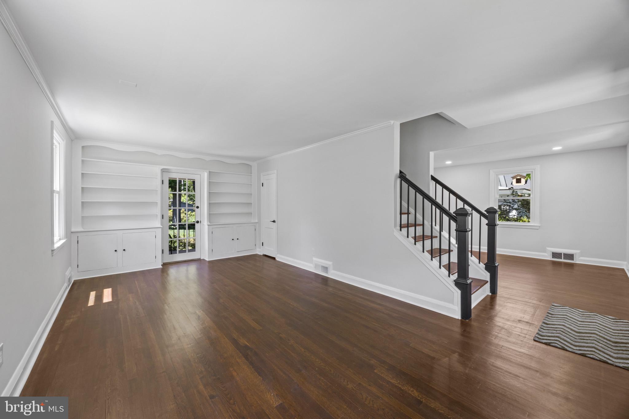 6506 Beverly Road Baltimore, MD 21239 - Photo 6 of 66 Living Room
