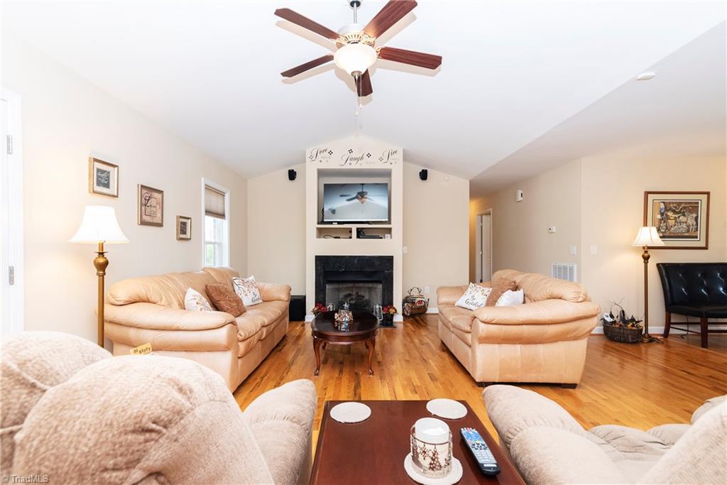 926 Cl Wagner Road Lexington, NC 27295 - Photo 3 of 30 Gallery Image 3