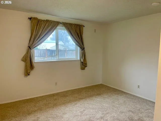 $369,900 | 1100 Sharon Loop Southeast, Salem, OR 97306