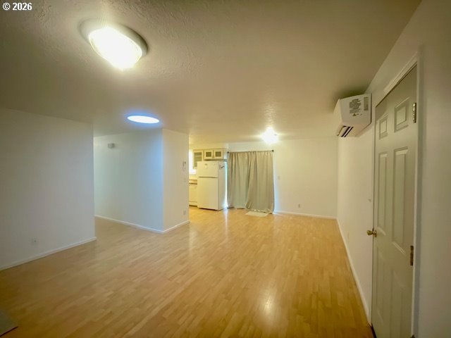 1100 Sharon Loop Southeast Salem, OR 97306 - Photo 4 of 19 Living Room/Entrance