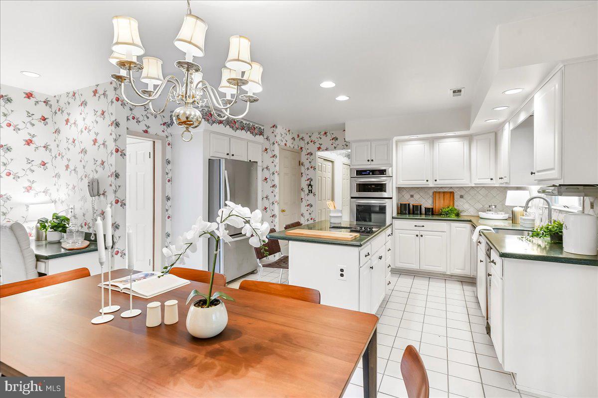 1750 Stocton Road Jenkintown, PA 19046 - Photo 21 of 50 Charming kitchen with floral accents.