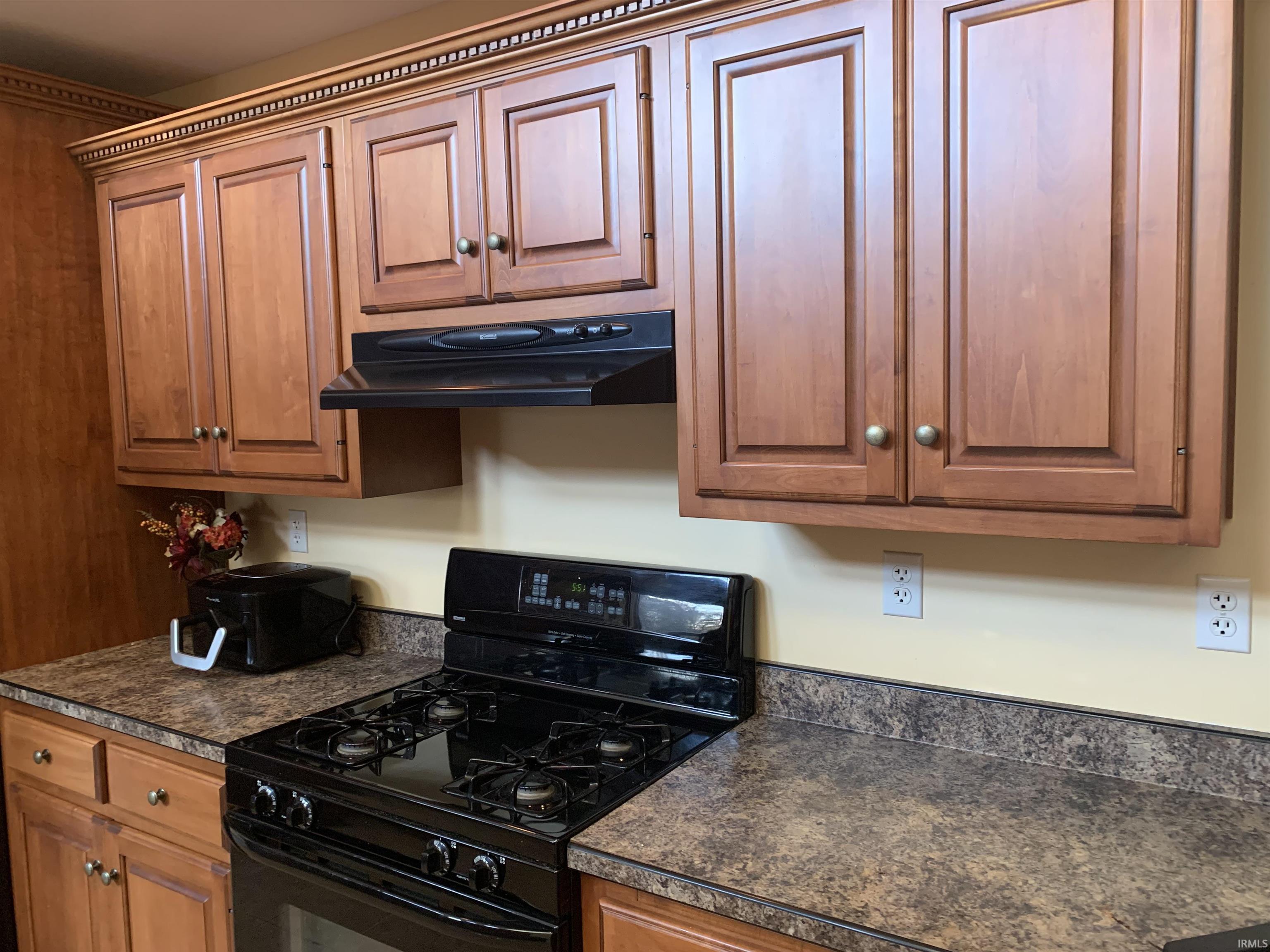 4830 West Cook Road Fort Wayne, IN 46818 - Photo 12 of 31