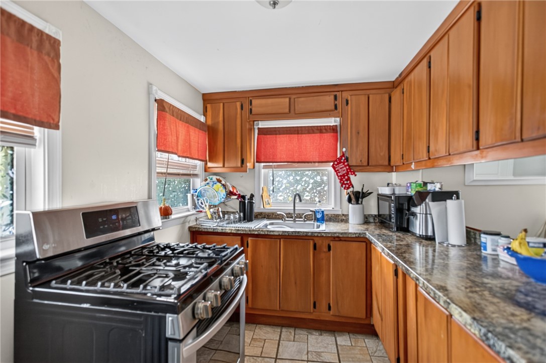 82 Perry Street Central Falls, RI 02863 - Photo 20 of 50