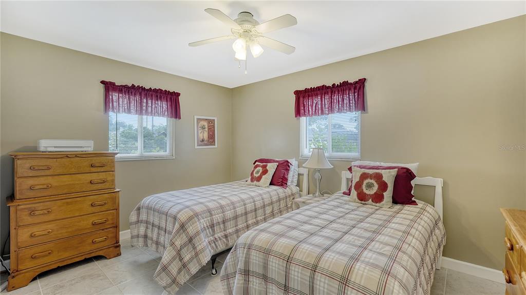 1560 Poinciana Road Venice, FL 34293 - Photo 17 of 33 Gallery Image 17