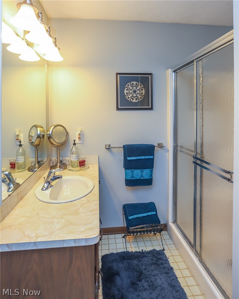 13760 Milo Road Cleveland, OH 44125 - Photo 20 of 33