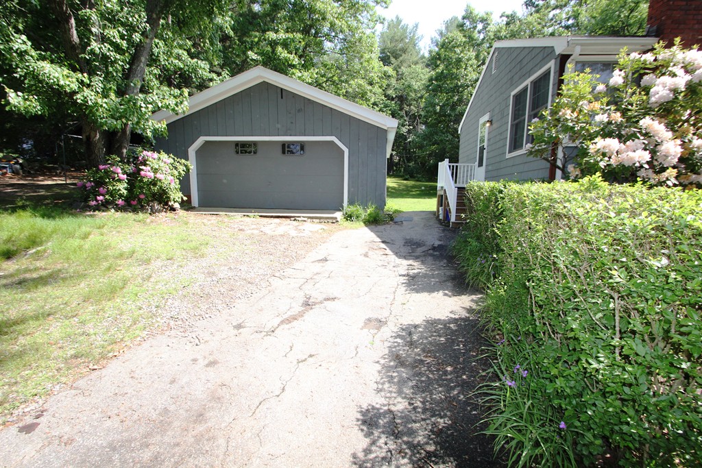 24 Riverside Drive North Reading, MA 01864 - Photo 3 of 17 Gallery Image 3