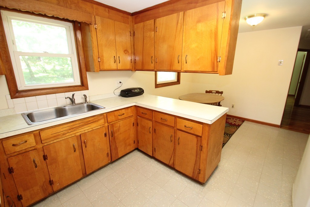 24 Riverside Drive North Reading, MA 01864 - Photo 7 of 17 Gallery Image 7