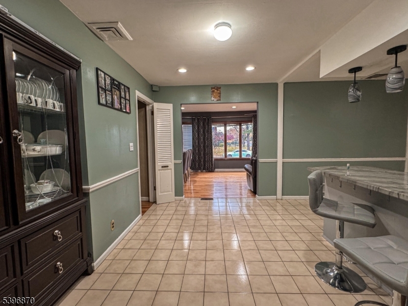 617 Sycamore Street Paramus, NJ 07652 - Photo 11 of 20