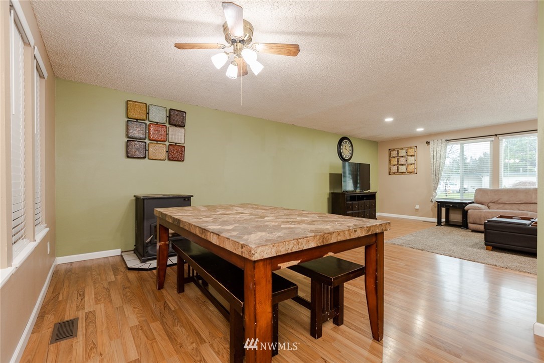 8621 Sequoia Road Yelm, WA 98597 - Photo 7 of 35 Gallery Image 7