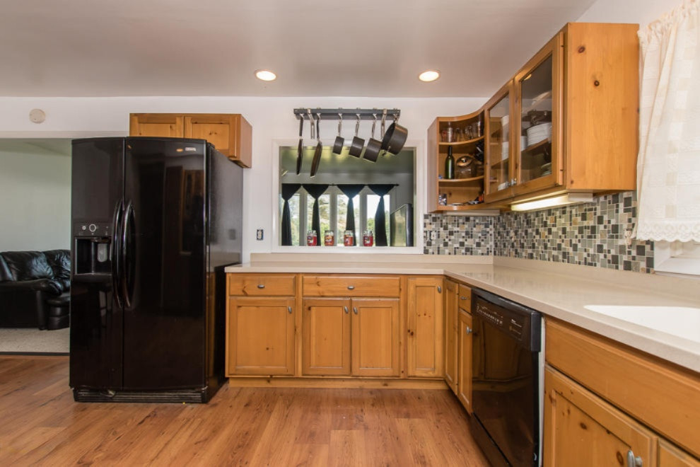 4191 Minges Road South Battle Creek, MI 49015 - Photo 4 of 32 Kitchen