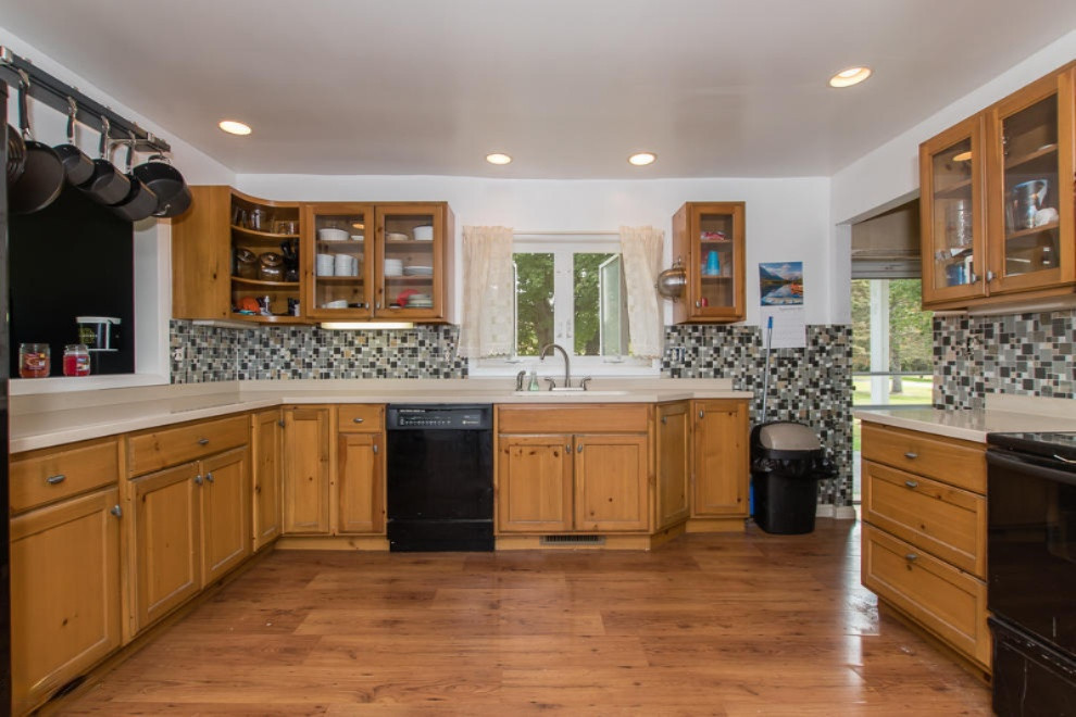 4191 Minges Road South Battle Creek, MI 49015 - Photo 5 of 32 Kitchen