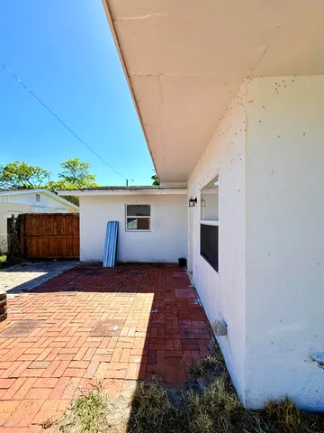 a front view of house with yard