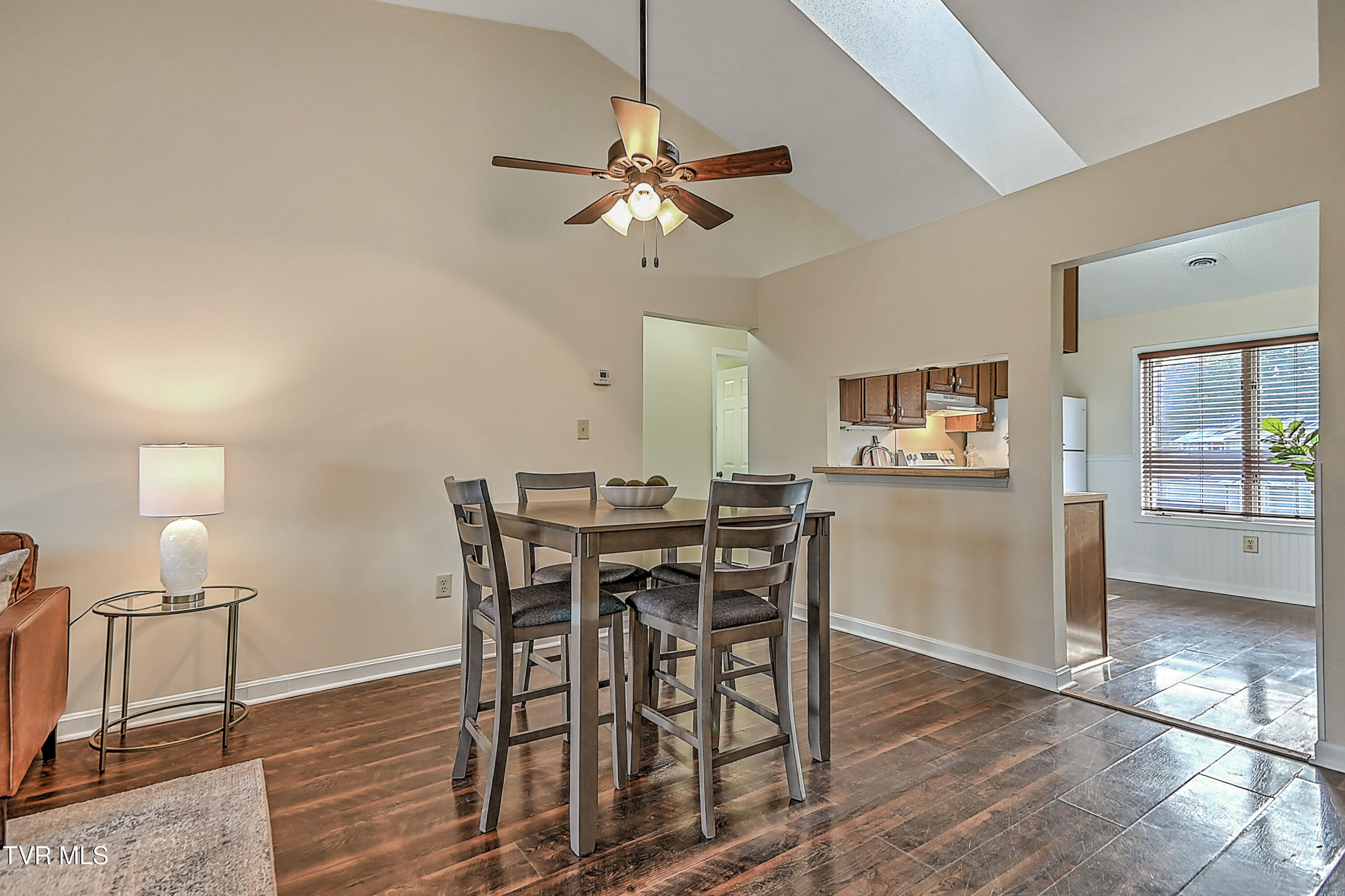 145 Quail Run, Unit 145 Bristol, VA 24201 - Photo 10 of 29 145 Quail Run GUNIT-8