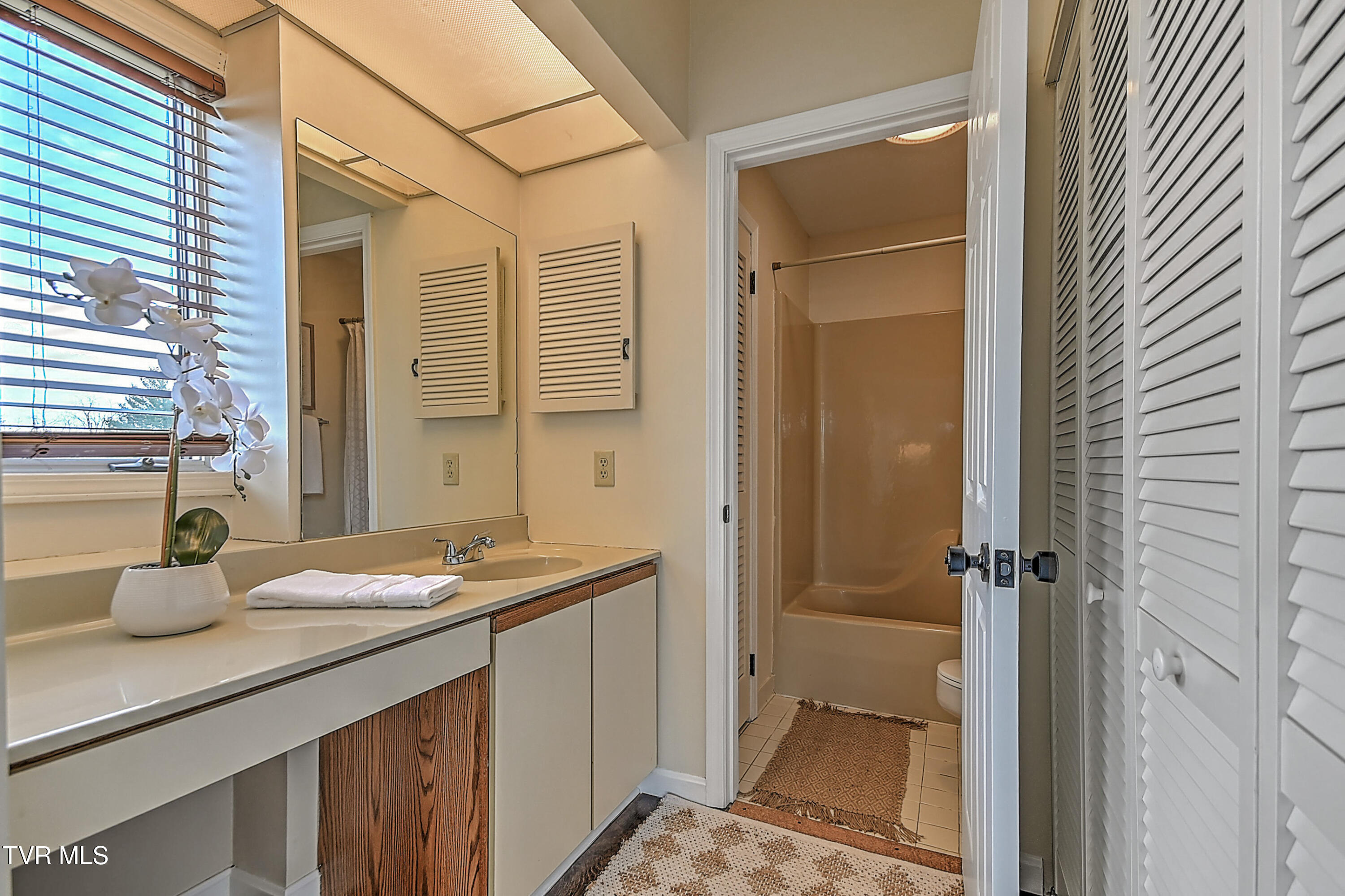 145 Quail Run, Unit 145 Bristol, VA 24201 - Photo 18 of 29 145 Quail Run GUNIT-32