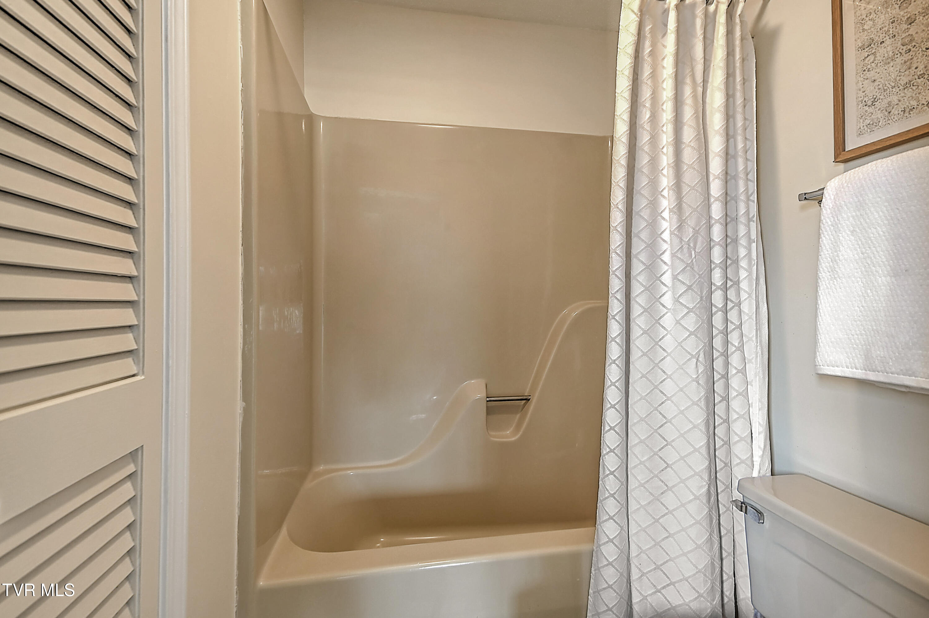 145 Quail Run, Unit 145 Bristol, VA 24201 - Photo 19 of 29 145 Quail Run GUNIT-34