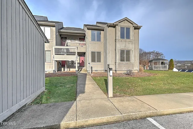 $169,900 | 145 Quail Run, Unit 145, Bristol, VA 24201