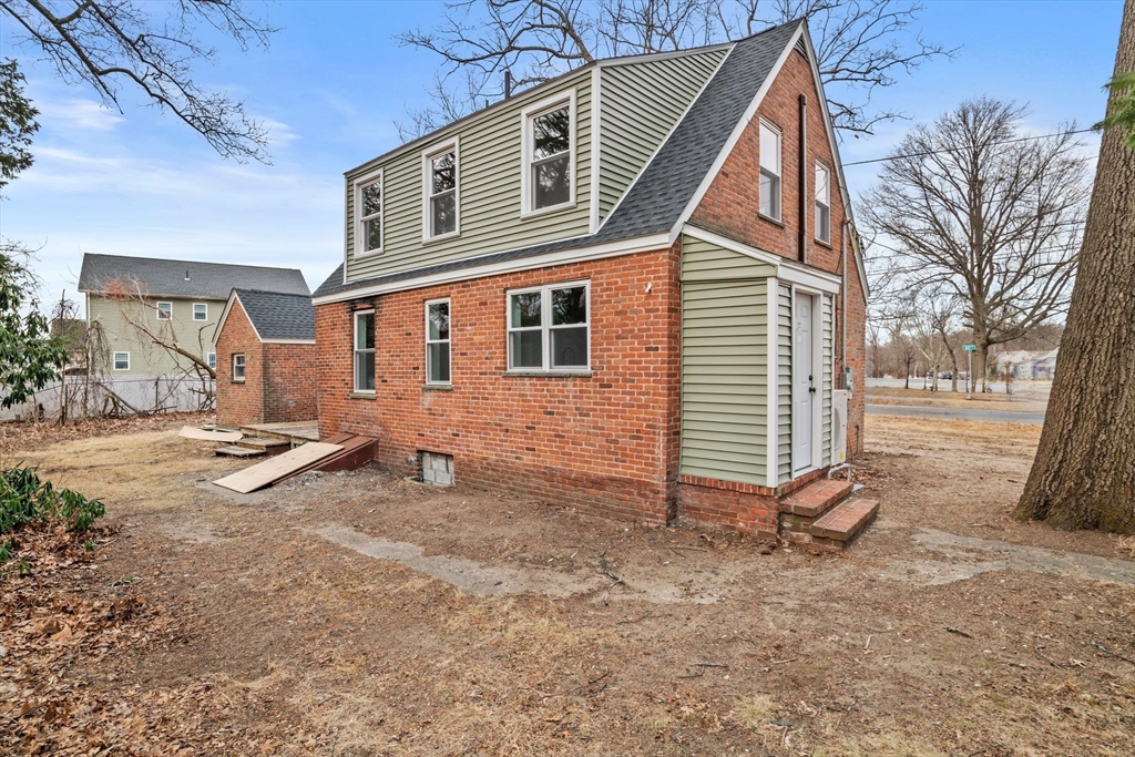 1577 Bay Street Springfield, MA 01109 - Photo 23 of 24 Gallery Image 23