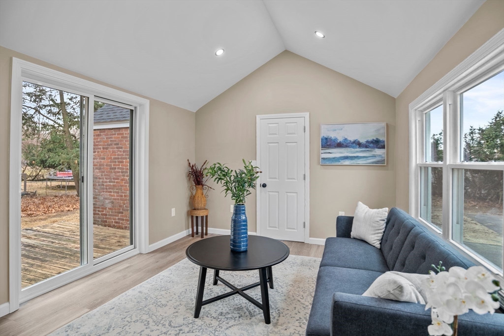 1577 Bay Street Springfield, MA 01109 - Photo 6 of 24 Gallery Image 6