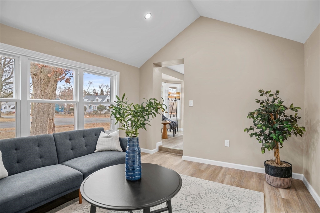1577 Bay Street Springfield, MA 01109 - Photo 8 of 24 Gallery Image 8