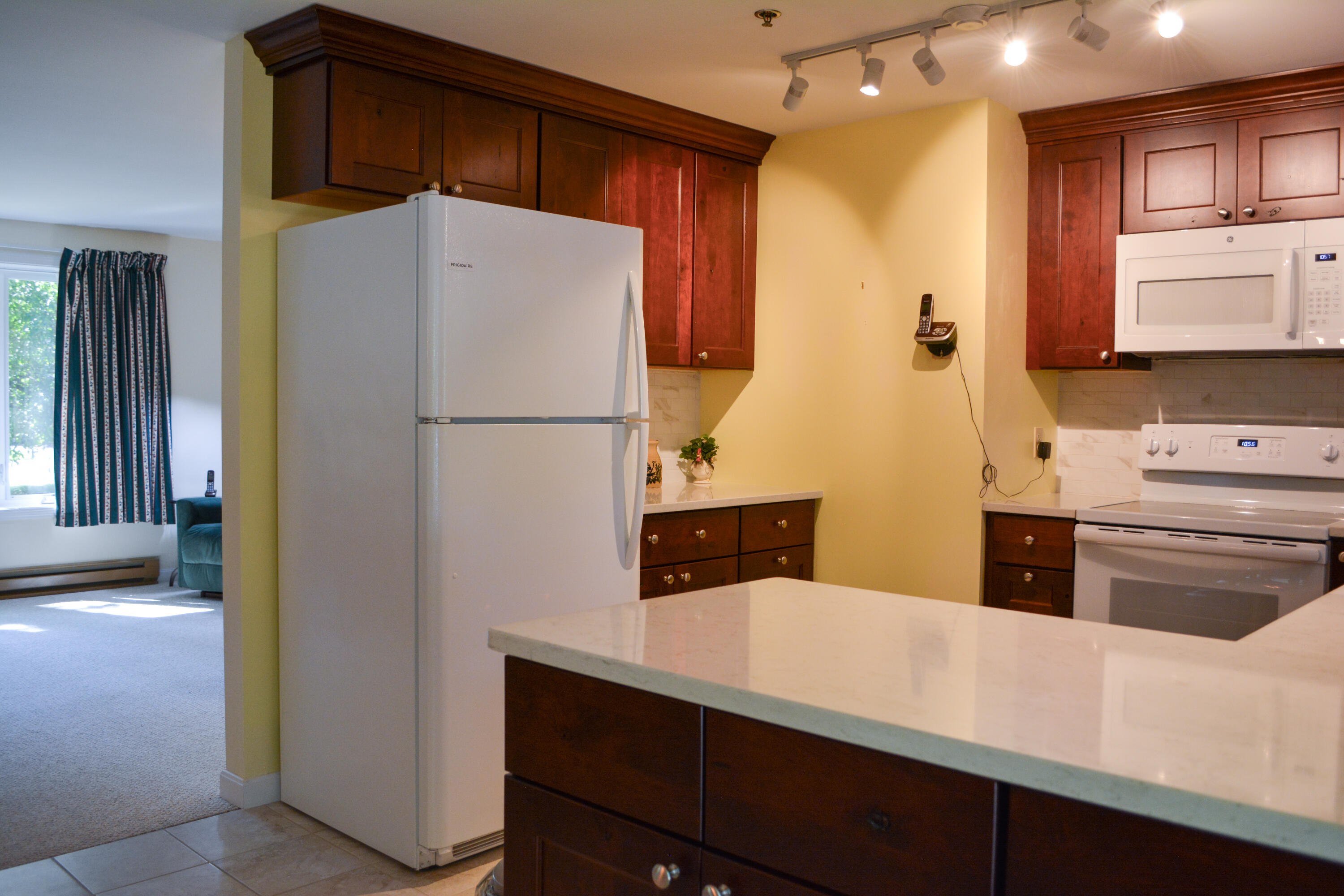 68 Willow Grove Road, Unit 68 Brunswick, ME 04011 - Photo 7 of 33 DSC_0294