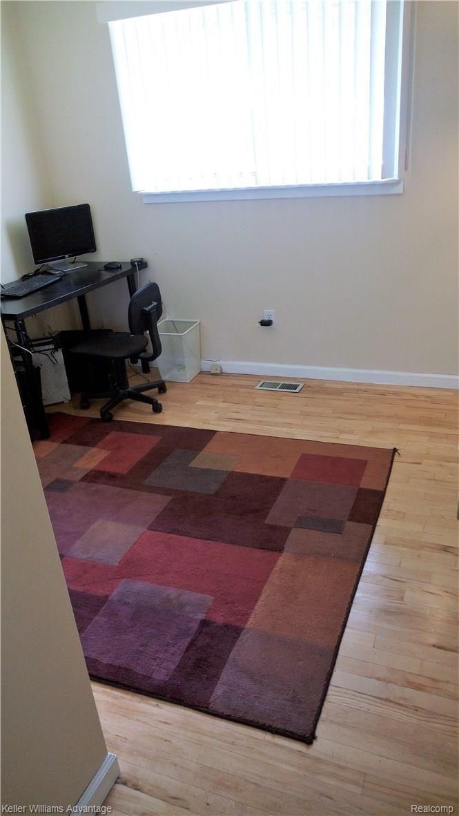 22928 Tuck Road Farmington, MI 48336 - Photo 16 of 24 16.jpg