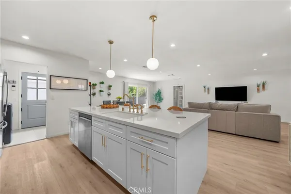 $1,199,000 | 8054 Cedros Avenue, Panorama City, CA 91402