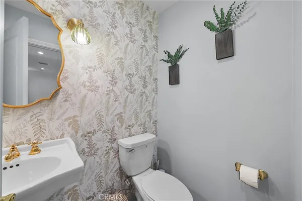 $1,199,000 | 8054 Cedros Avenue, Panorama City, CA 91402