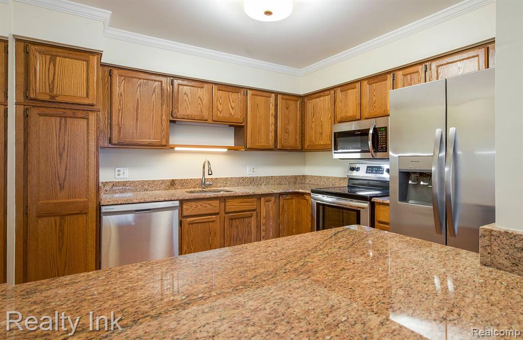 11841 Sycamore Road, Unit 37 Plymouth, MI 48170 - Photo 4 of 16