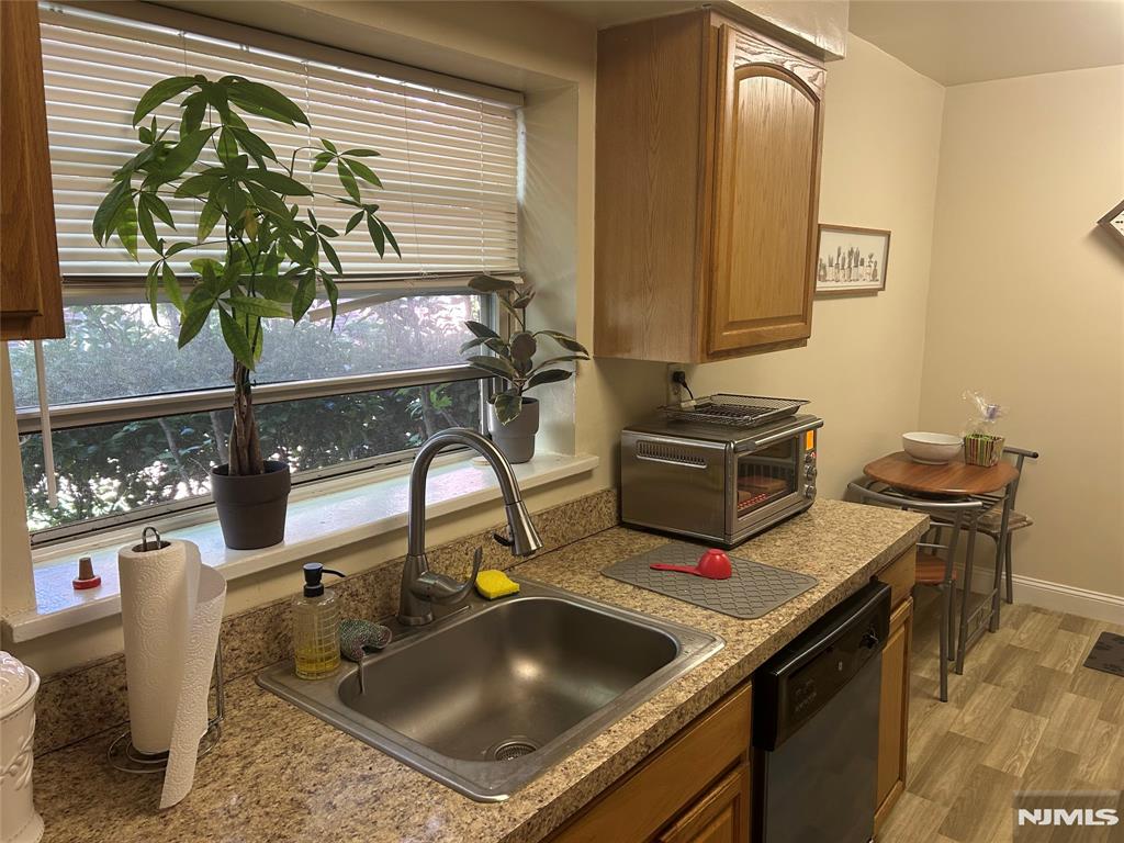 280-320 Oak Street, Unit 280A Ridgewood, NJ 07450 - Photo 3 of 24