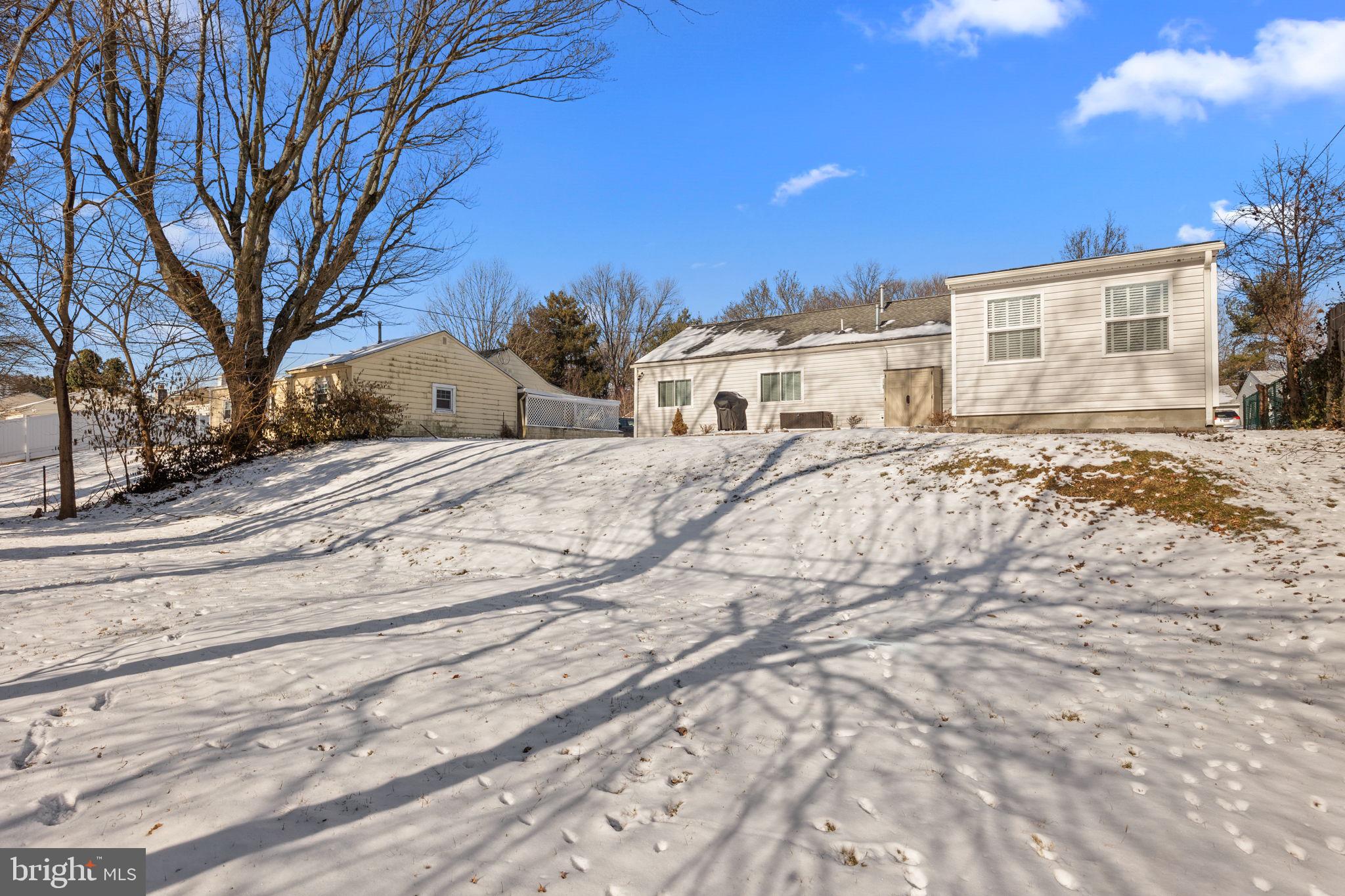 228 Devon Road Fairless Hills, PA 19030 - Photo 31 of 32 Tons of room for activities!