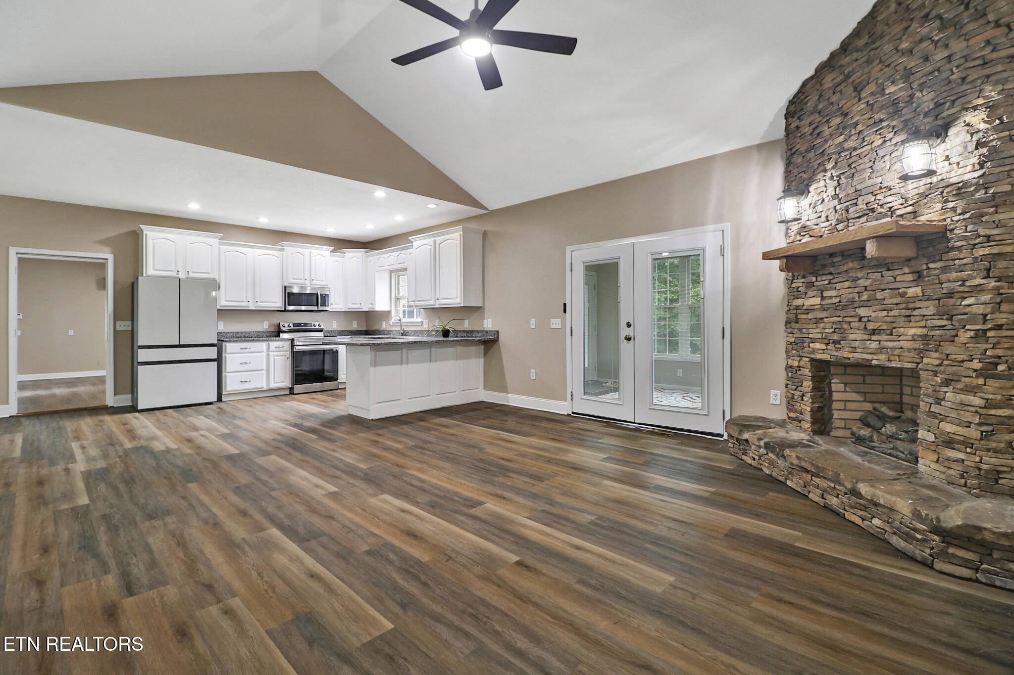 809 Buffalo Trail Clarkrange, TN 38553 - Photo 23 of 47