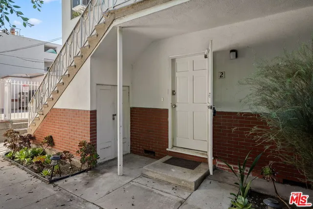 $2,300 | 414 East Dryden Street, Unit 2, Glendale, CA 91207