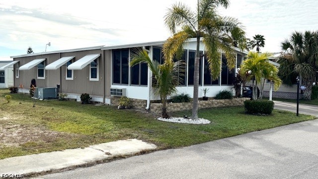 5520 Colonial Road North Fort Myers, FL 33917 - Photo 1 of 48 Gallery Image 1