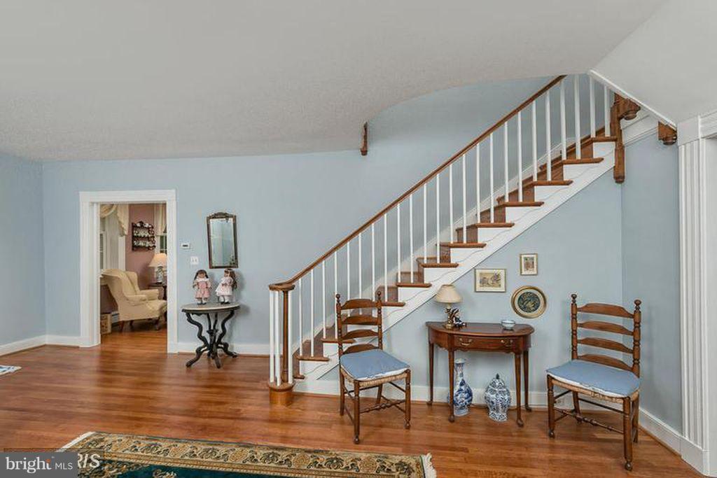 801 Nicodemus Road Reisterstown, MD 21136 - Photo 12 of 28 Lovely staircase