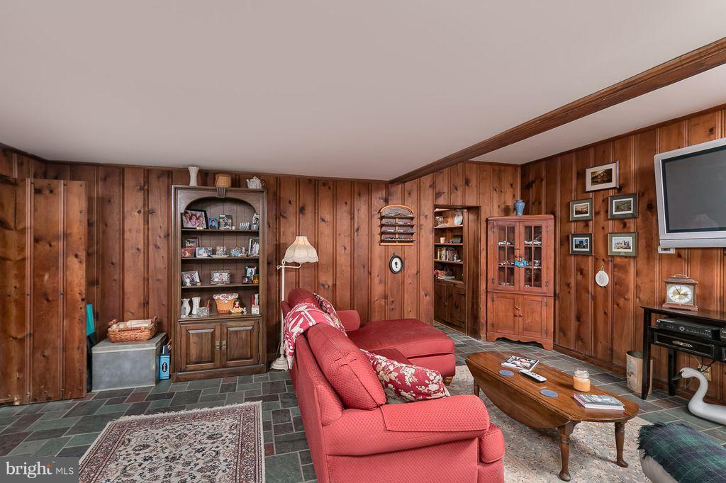 801 Nicodemus Road Reisterstown, MD 21136 - Photo 13 of 28 Family Room