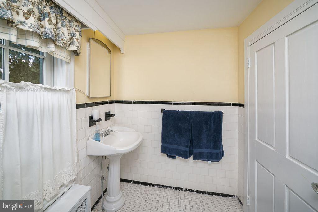 801 Nicodemus Road Reisterstown, MD 21136 - Photo 17 of 28 Bath